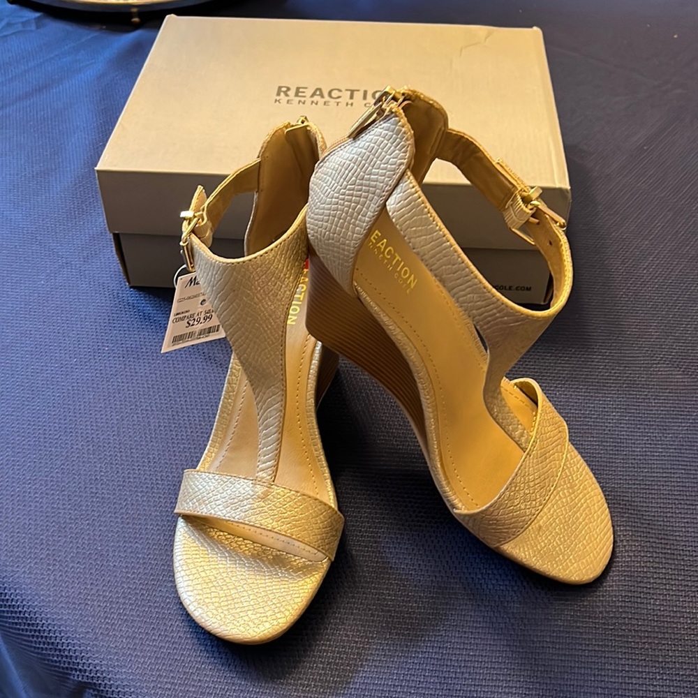 Kenneth Cole reaction gold sandals. New with tags.